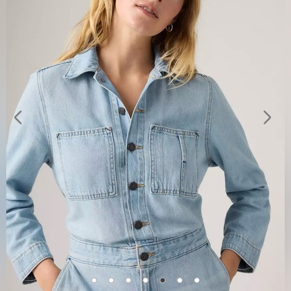 Levi's Iconic Denim Wide Leg Jumpsuit Button Down Front NWT
Size Medium - Picture 2 of 11